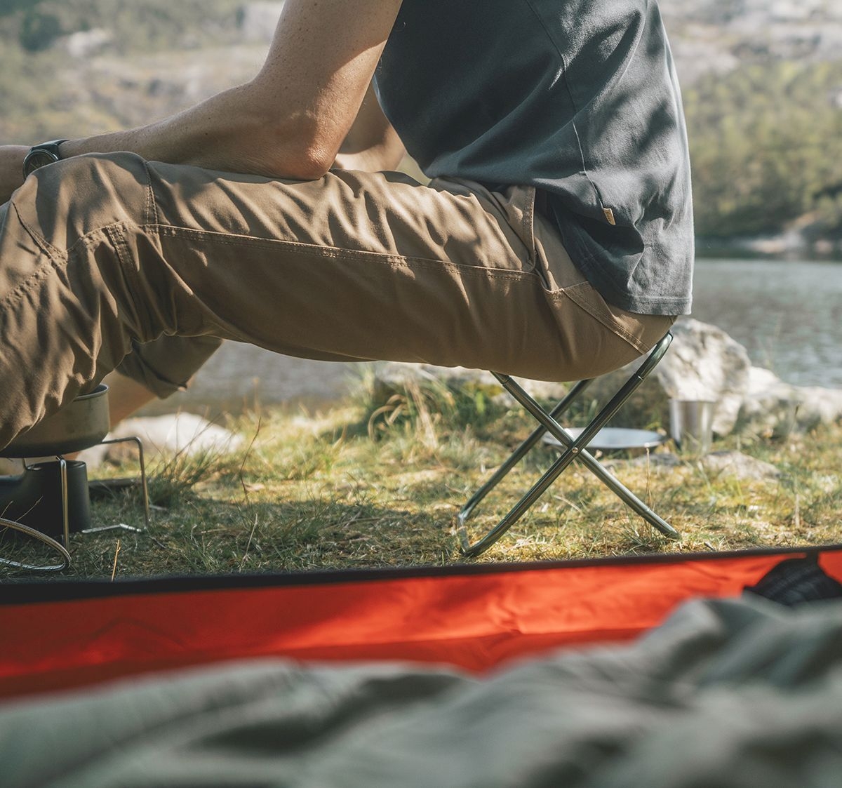 Leichter, zusammenklappbarer Hocker Discover Glowing Green