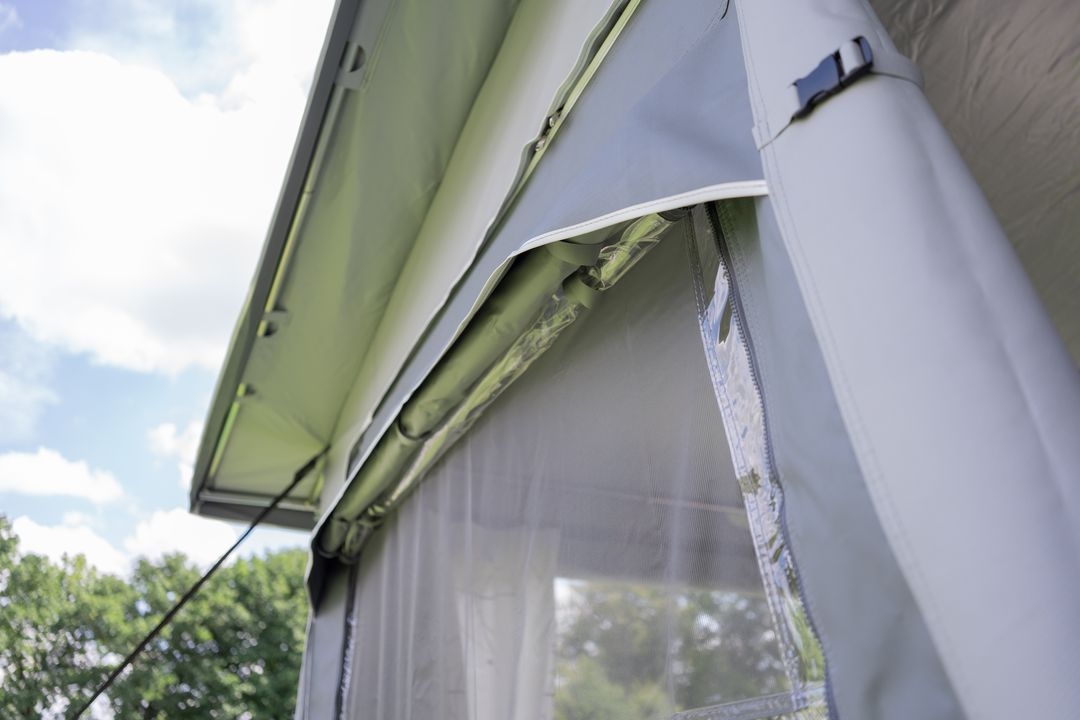 Dauerstand Teilzelt Wien 300x240cm Einzug rechts
