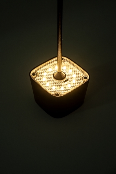 wiederaufladbare Tischlampe Quadrilux Mini