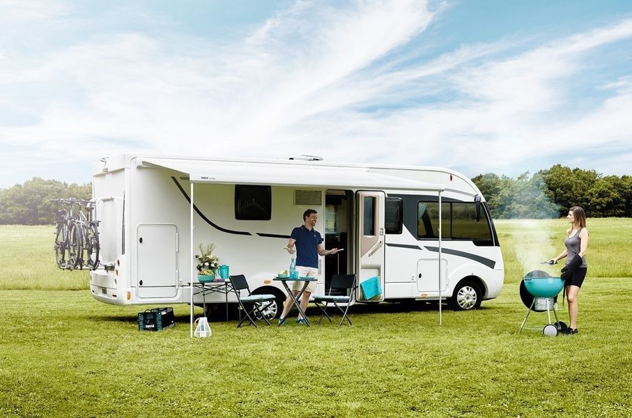 Thule Omnistor Markise 5200, Länge 4,50 m, Gehäuse weiß, Tuchfarbe Saphir-Blau, II.Wahl