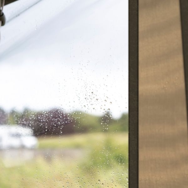 Vorderwand Kari Fenster mit Sichtschutz