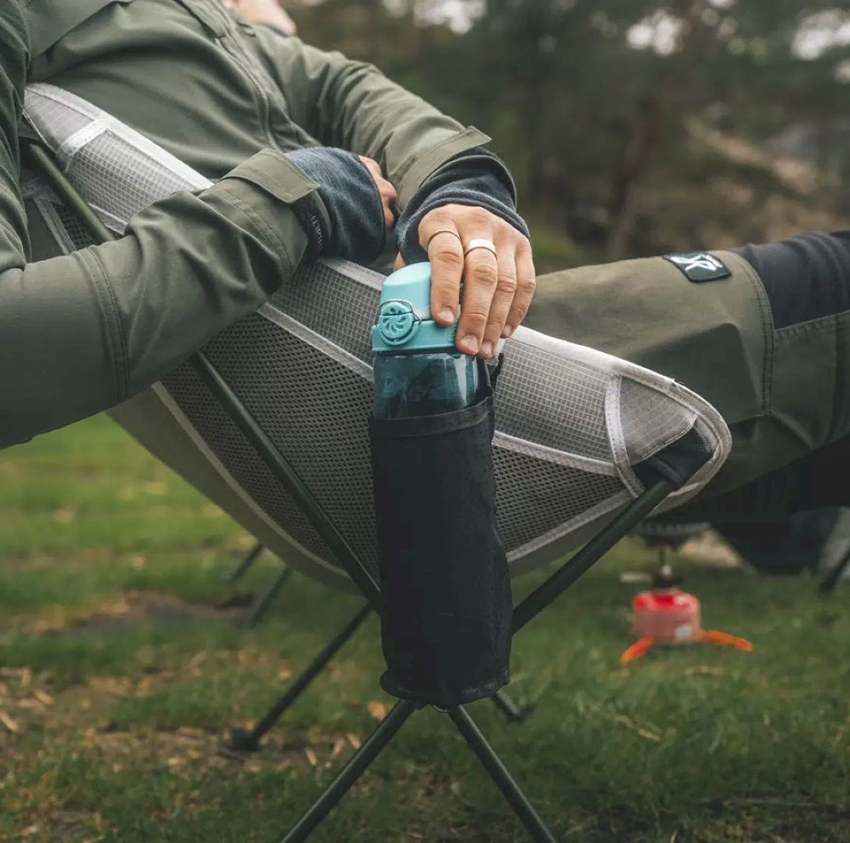 Flaschenhalter für Stühle