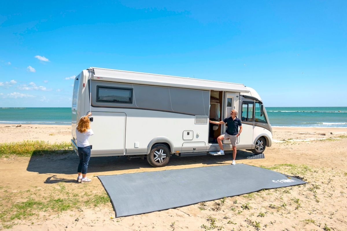 Dachmarkise F80L 500 Polar White Tuchfarbe Royal Grey -II. Wahl-