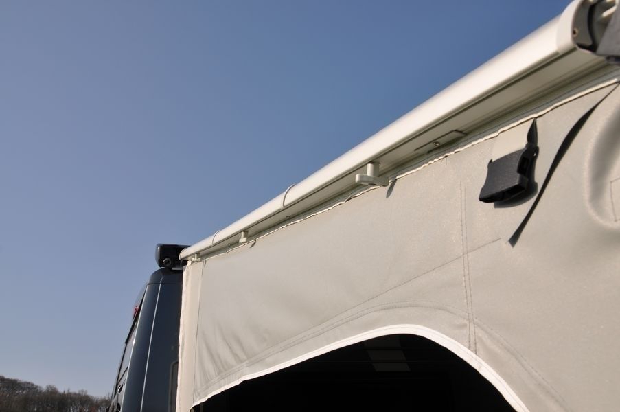 Markisenzelt Korsika 2.0 Thule 6er Serie 450cm H3 270-300cm 1x aufgebaut