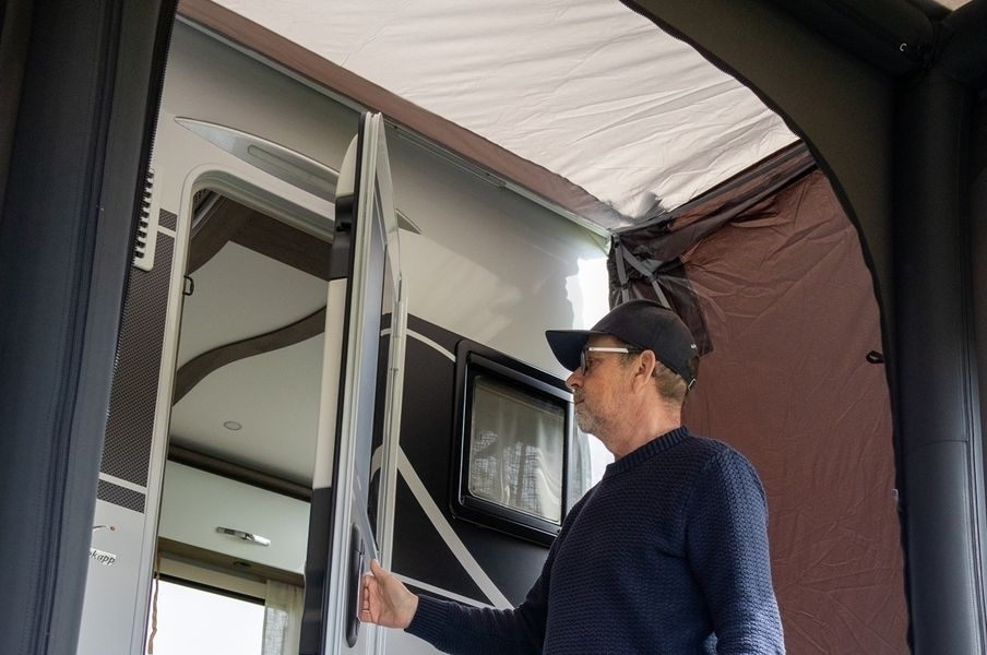 Schleuse Core 390 Reisemobile XL Anbauhöhe 290-350cm