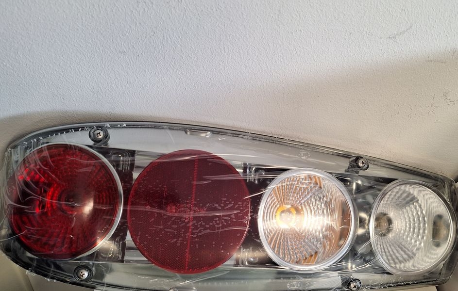 Heckleuchte Caraluna II Chromium mit rundem Rückstrahler links