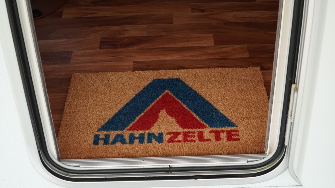 Kokos-Fußmatte mit Hahn Zelte Logo 40x60cm