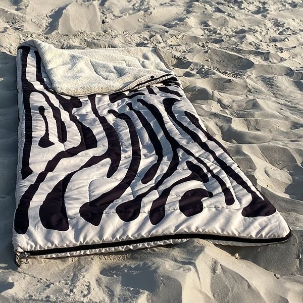 Vanlife Schlafsack Bentcho Zebra Druck