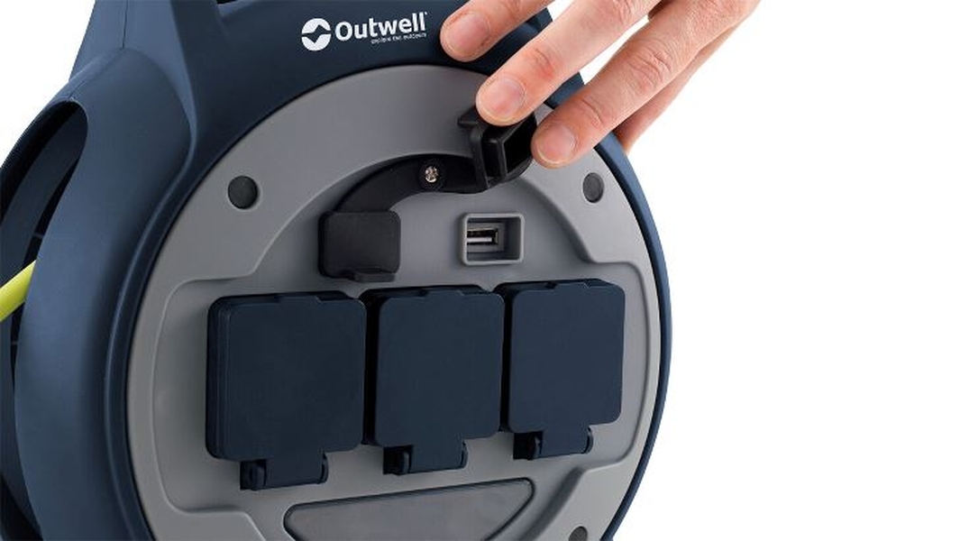 Mensa 3-Wege-Netzkabeltrommel mit USB/Lampe