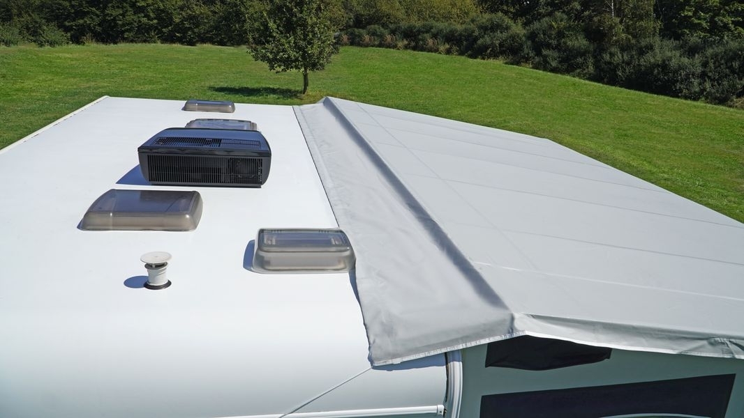 Freistehendes Dauerstandzelt Nordkap LIGHT Messezelt