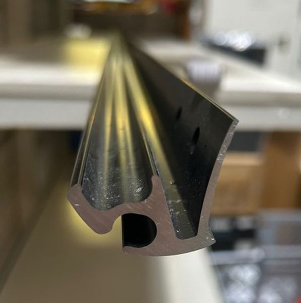 Regenrinne High Rail schwarz mit Kederleiste