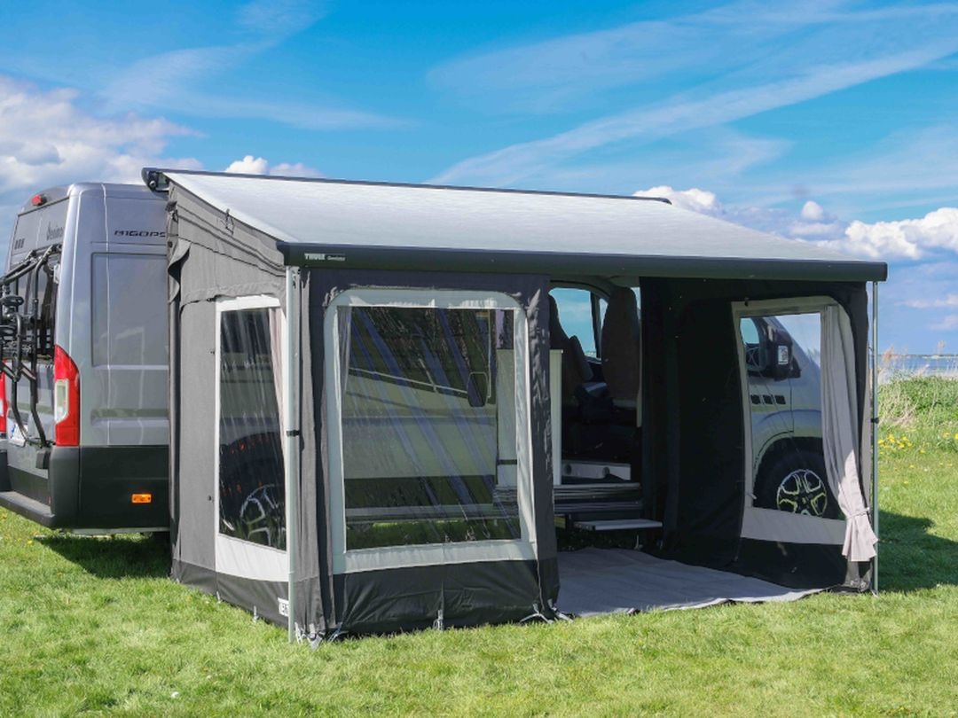 Home Frontwand für Kassettenmarkisen von Thule und Fiamma