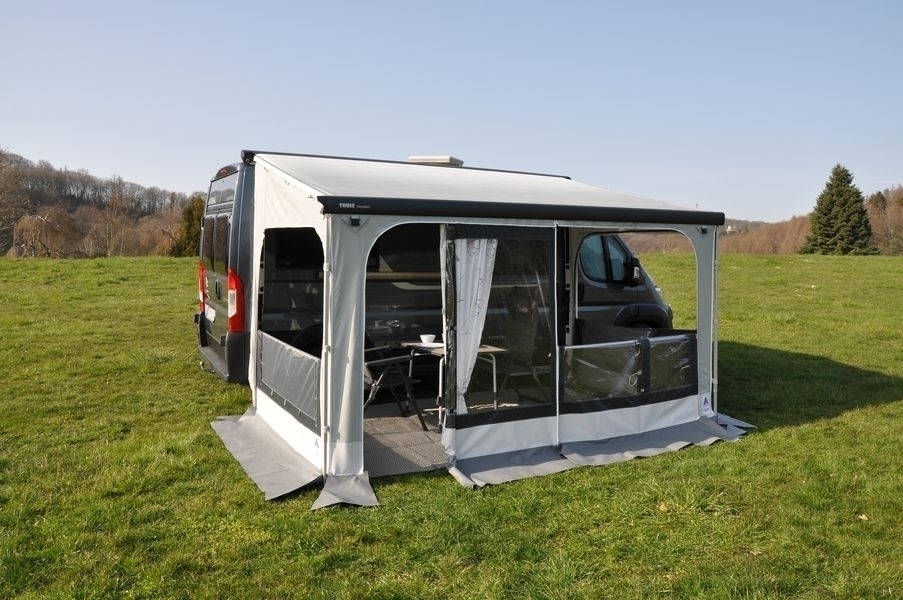 Markisenzelt Korsika 2.0 Thule 6er Serie 450cm H3 270-300cm 1x aufgebaut