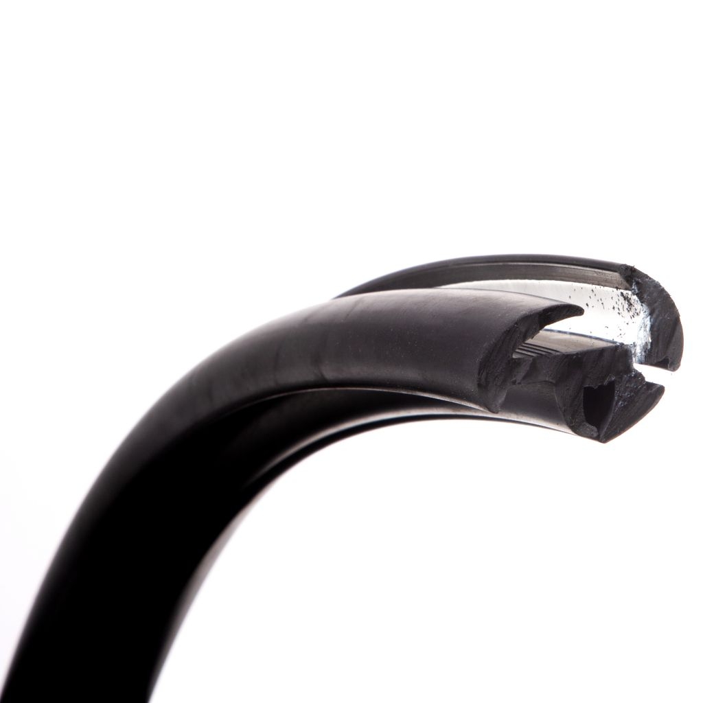 Gummiprofil 27 mm mit Dichtmasse Meterware