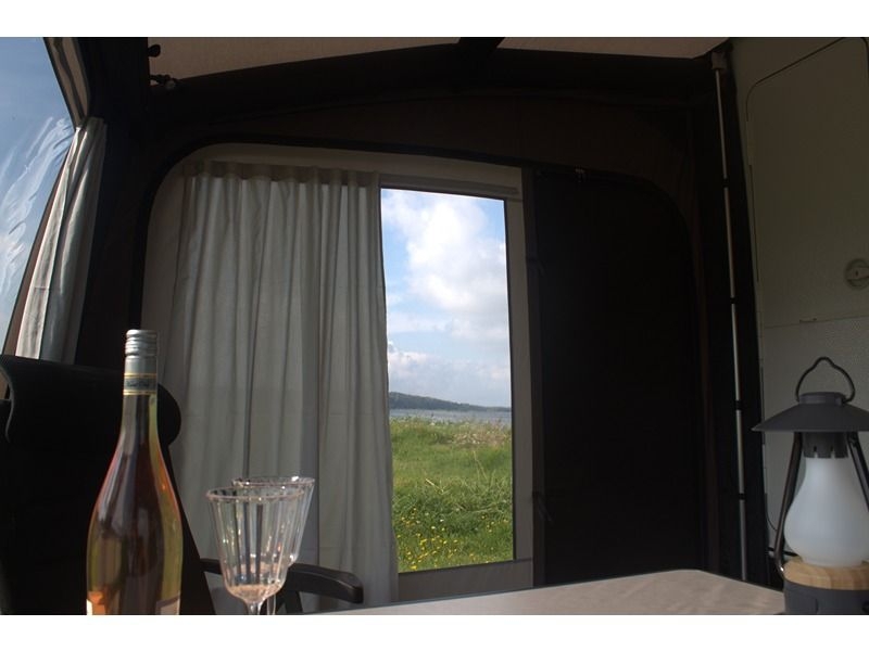 Life 330 Modell 2025 inklusive Andruckstangen, Himmel und Teppich