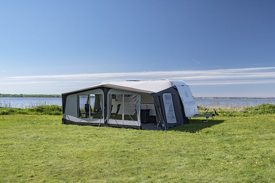 Volleingezogenes Luftvorzelt Lounge 300