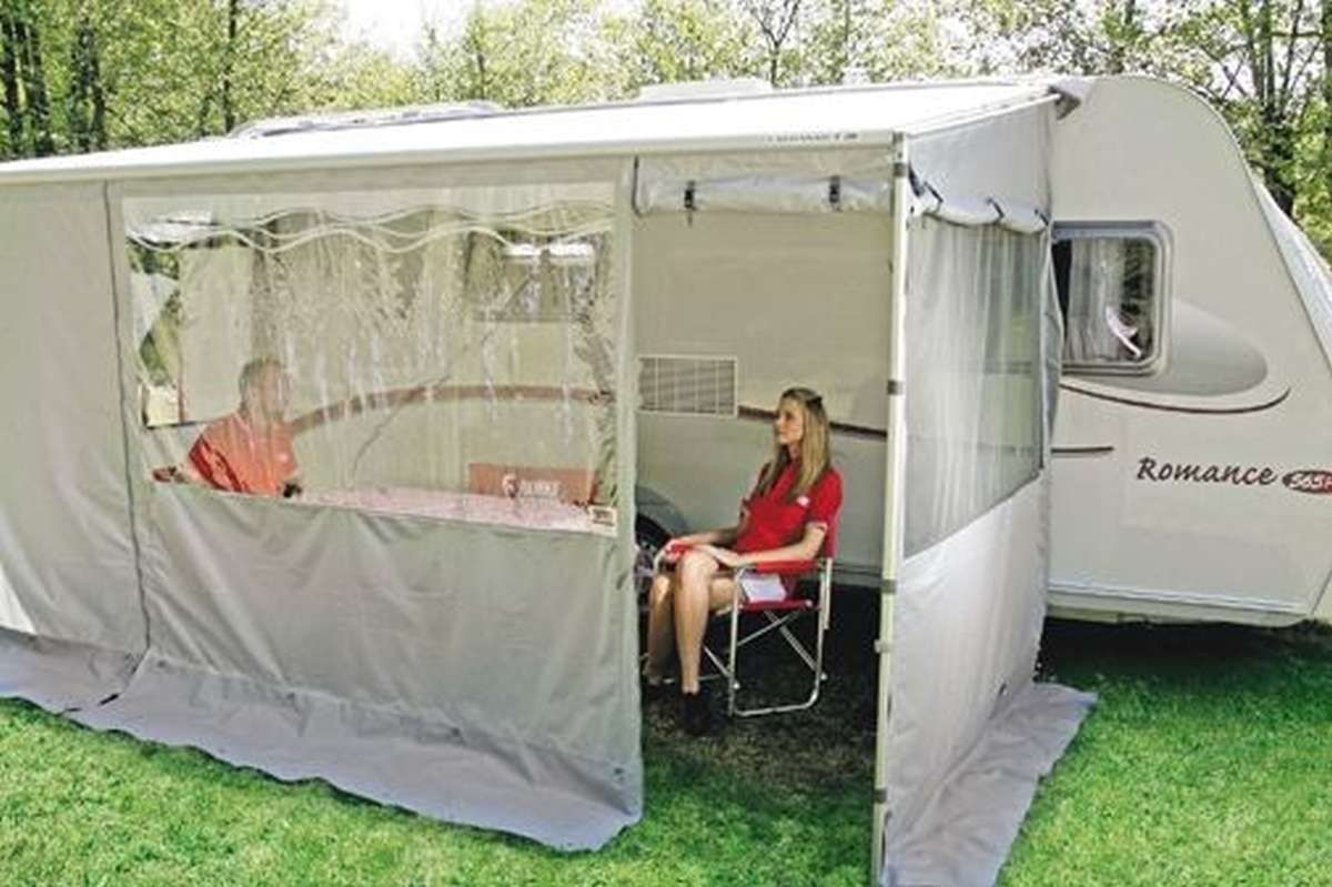 Privacy Room Light für Caravanstore Länge 440cm - einmal eingezogen