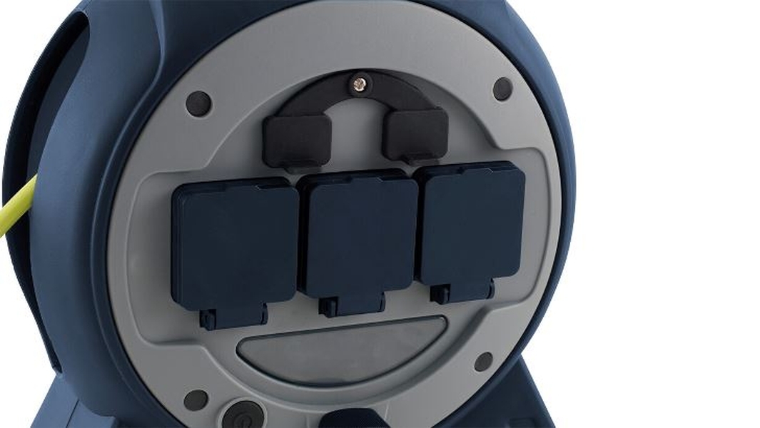 Mensa 3-Wege-Netzkabeltrommel mit USB/Lampe